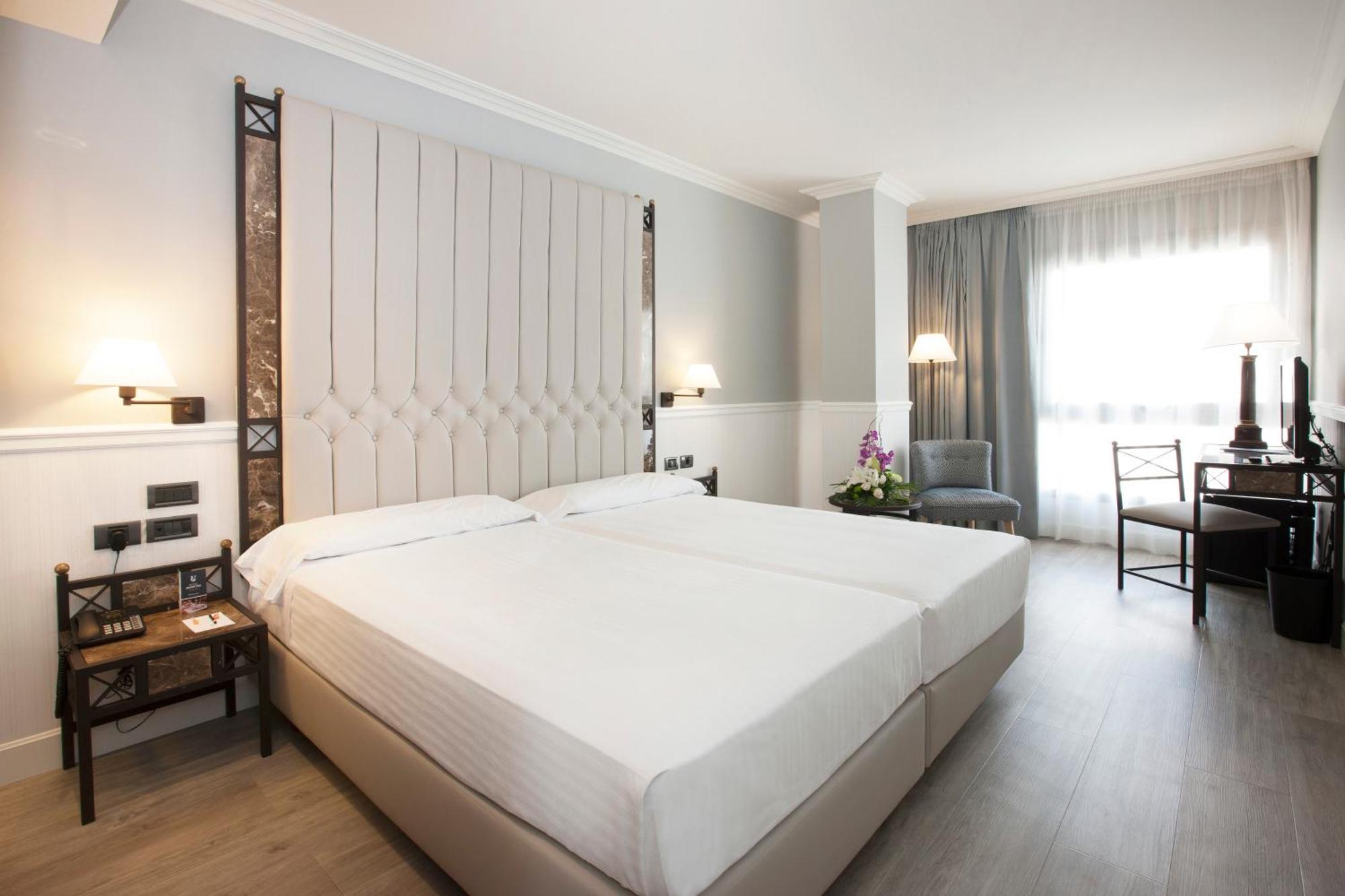 לוגרוניו Hotel Gran Via מראה חיצוני תמונה