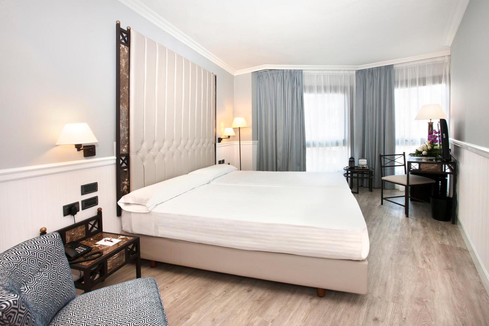 לוגרוניו Hotel Gran Via מראה חיצוני תמונה