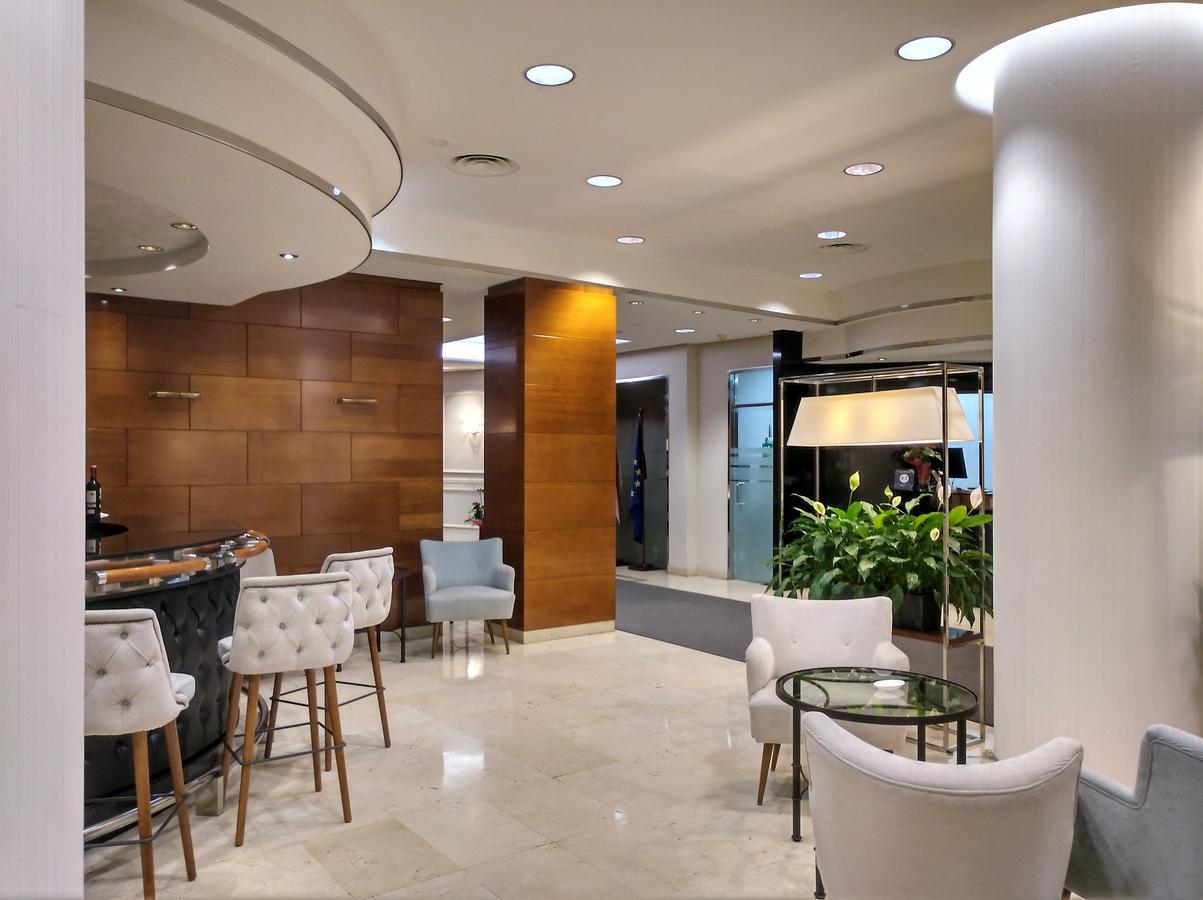 לוגרוניו Hotel Gran Via מראה חיצוני תמונה
